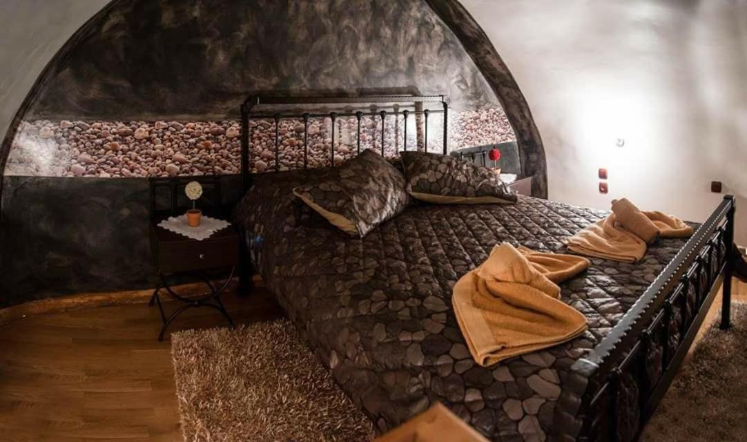 Despotikon Dimitsana Guest House - Ξενώνας Δεσποτικόν Αντωνόπουλου Ngoại thất bức ảnh