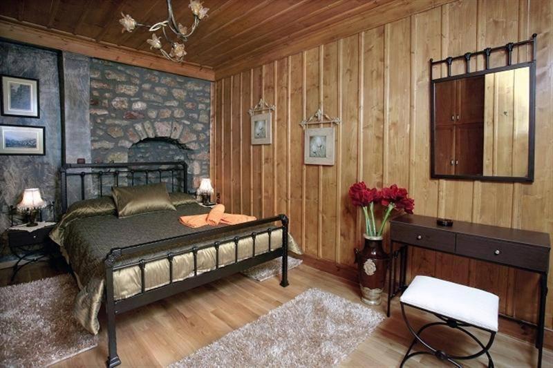 Despotikon Dimitsana Guest House - Ξενώνας Δεσποτικόν Αντωνόπουλου Ngoại thất bức ảnh